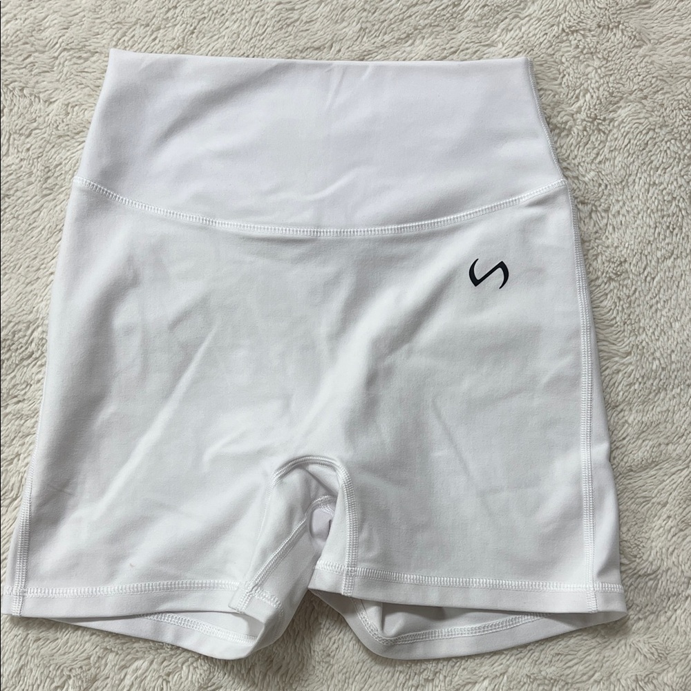 Sleek White Women's Bike Shorts